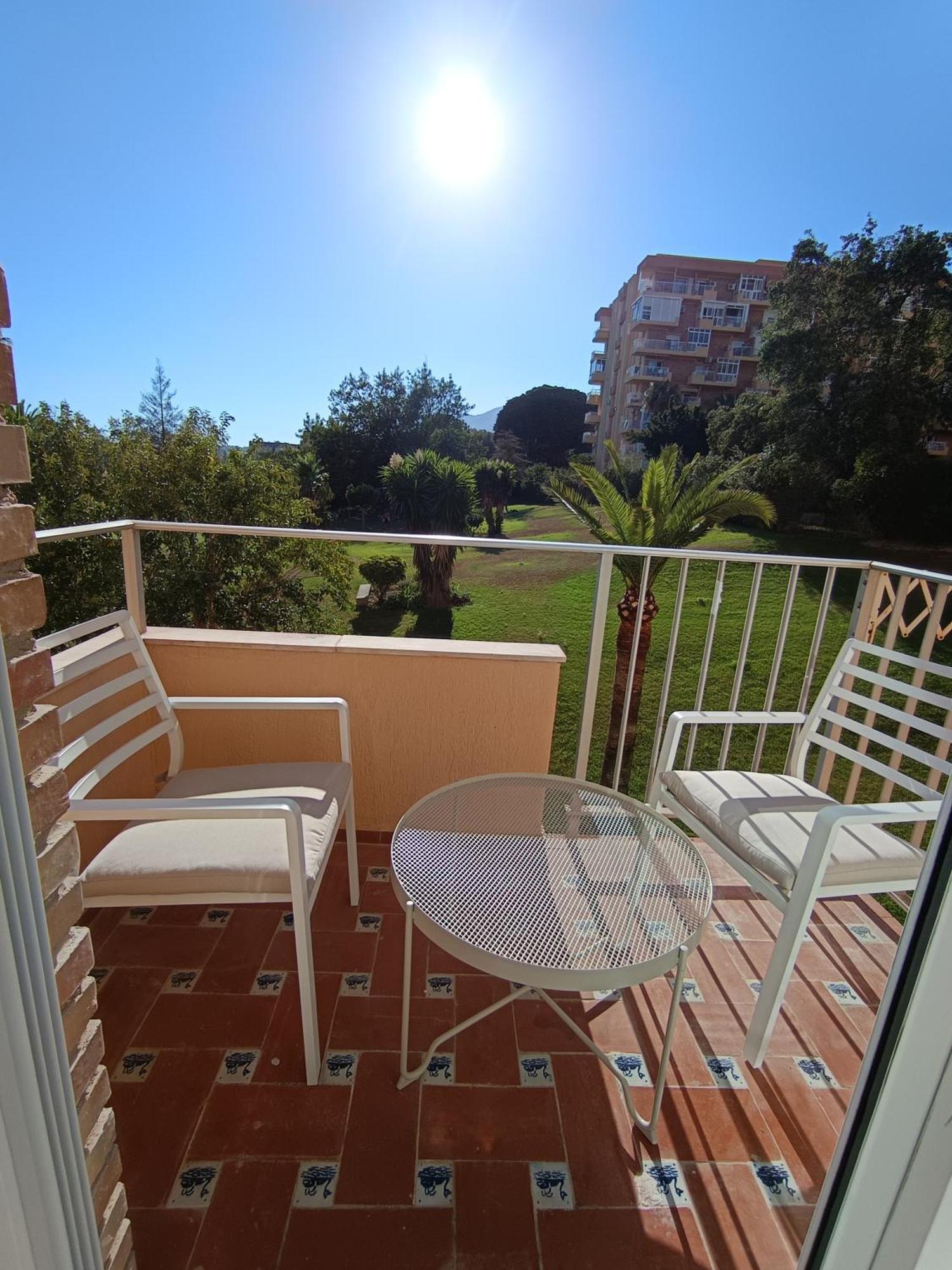 Midori Estudio Minerva Benalmadena Luaran gambar